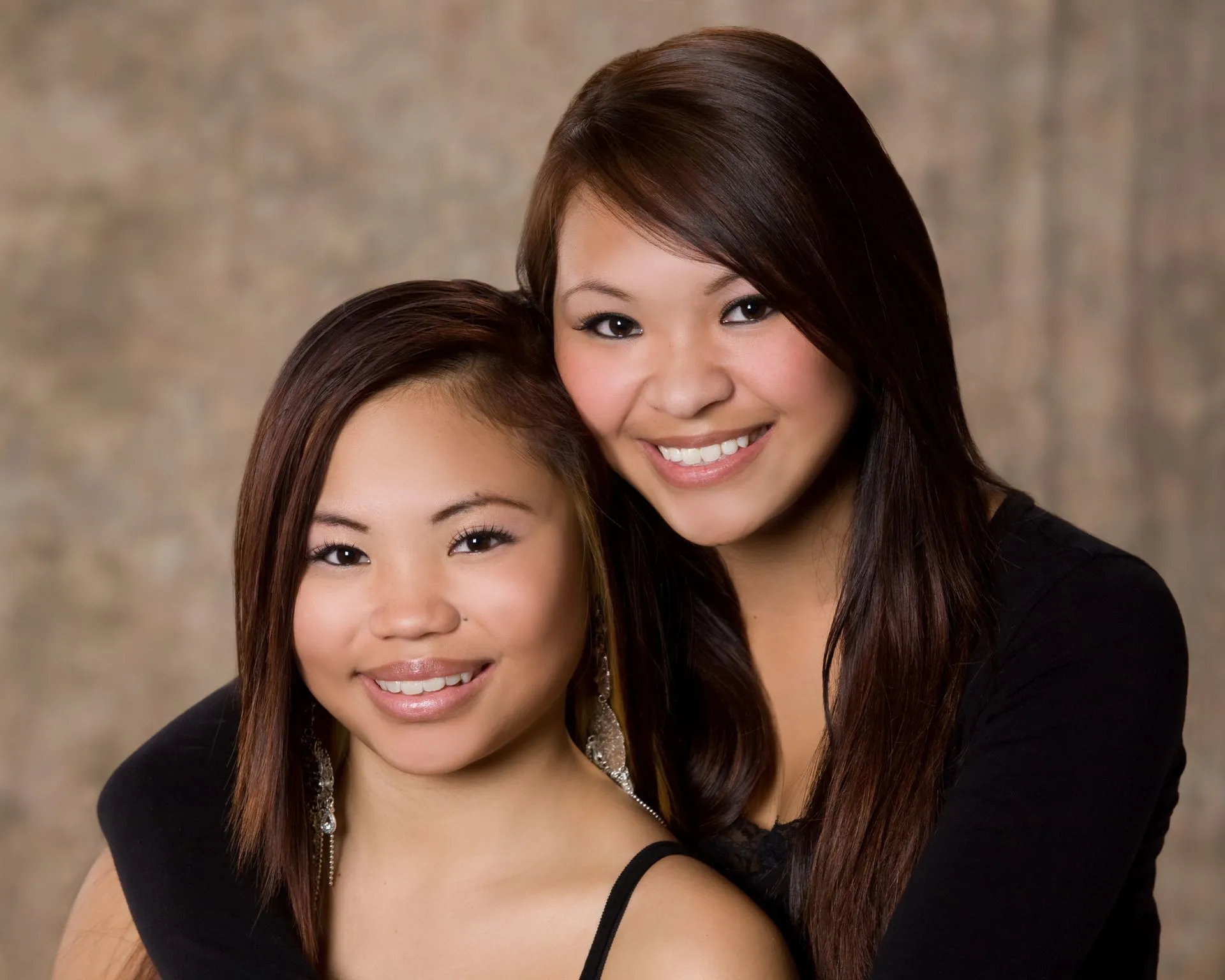 Cosmetic Dentist Chesapeake Helps this family smile